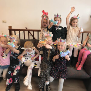 Kinderfeestje Eenhoorn-spaarpotje knutselen