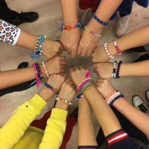 Feestje Ibiza-armbandjes maken Artwise Haarlem
