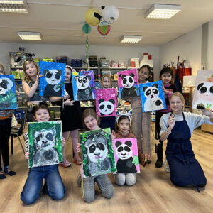 Kinderfeestje panda-schilderij maken 10